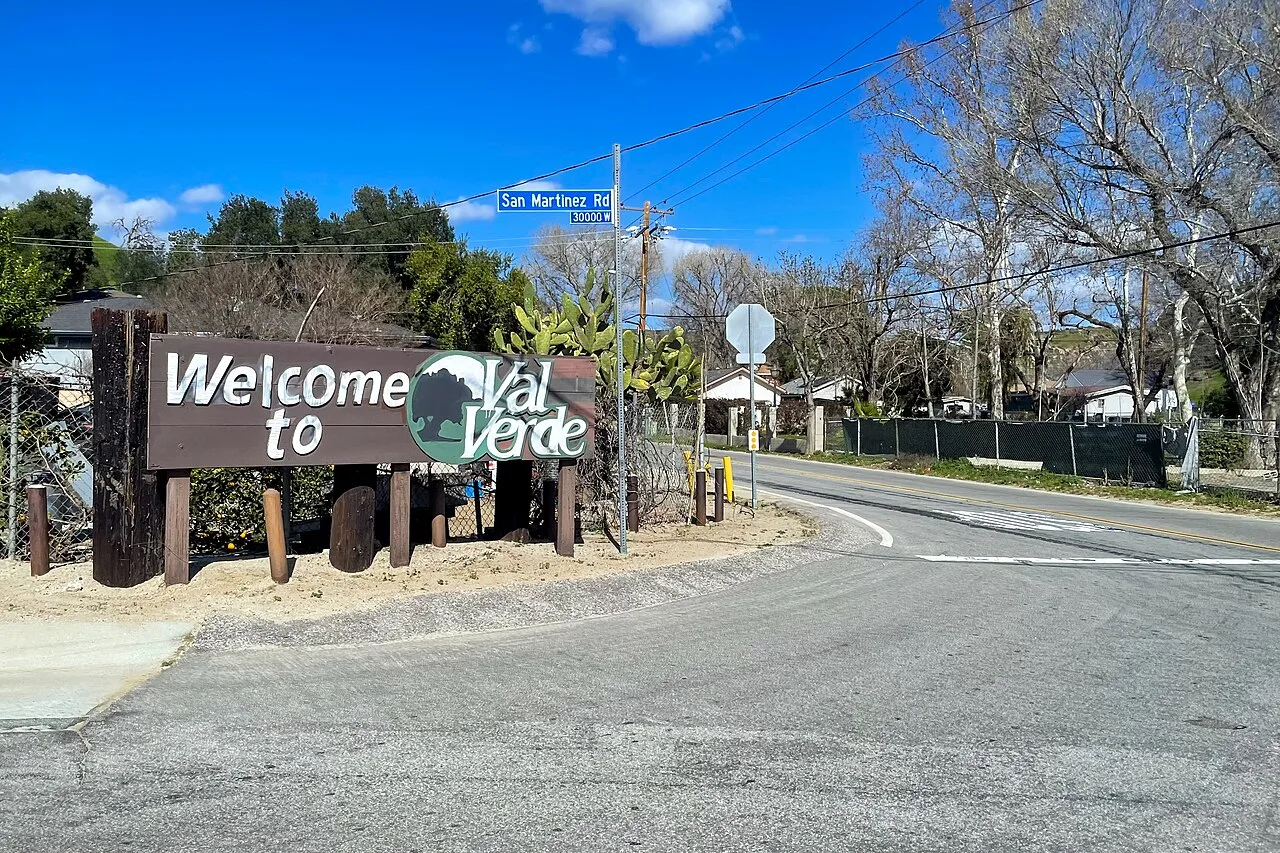 Val Verde, California