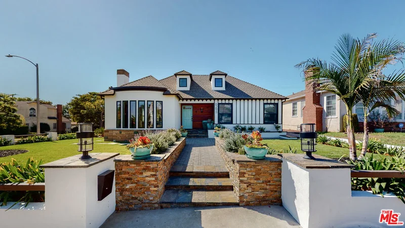 6295 Mosley, Los Angeles, CA 90056