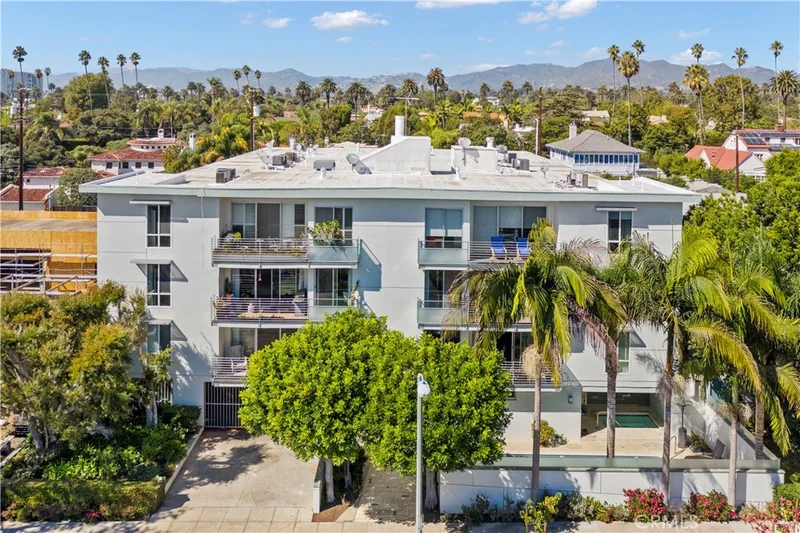 415 Montana, Santa Monica, CA 90403