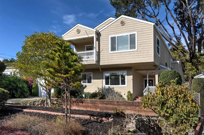 124 Beverly, San Carlos, CA 94070