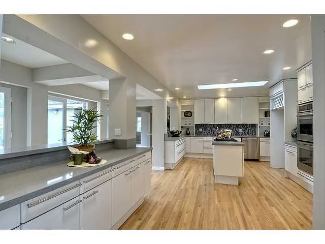 1185 Sunset Cliffs Boulevard, San Diego, CA 92107
