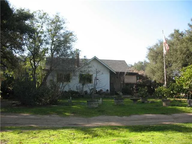 10332 Valley Parkway, Escondido, CA 92029