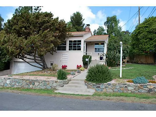 8450 Roach Drive, La Mesa, CA 91942