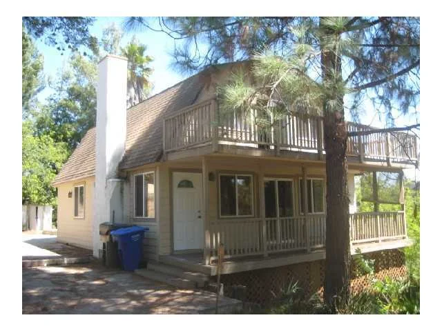 10208 Stonehurst Drive, Escondido, CA 92026