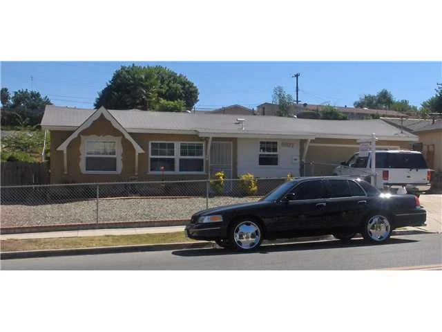 8827 Delrose Avenue, Spring Valley, CA 91977