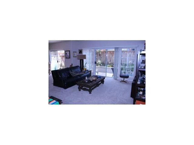 8593 Via Mallorca #F, La Jolla, CA 92037