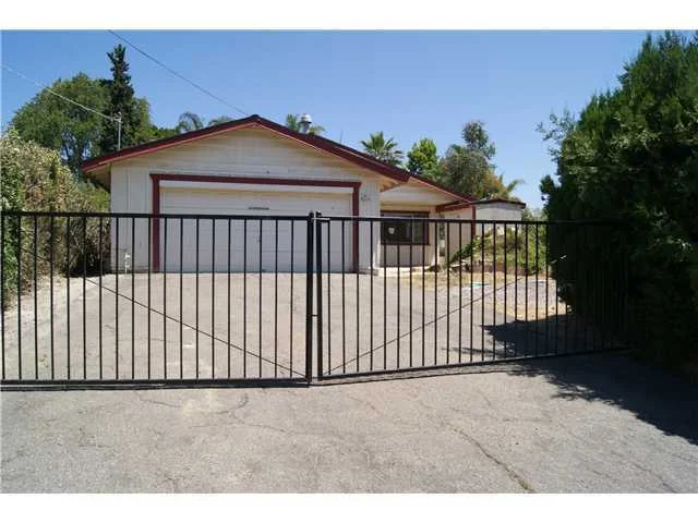 519 Elder Street, Fallbrook, CA 92028
