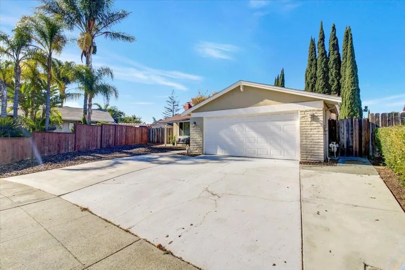 2594 Castleton, San Jose, CA 95148