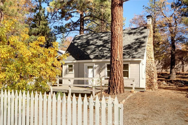 463 Vista, Sugarloaf, CA 92386