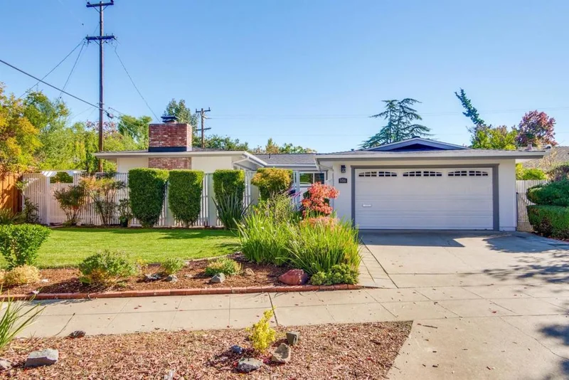906 Mangrove, Sunnyvale, CA 94086