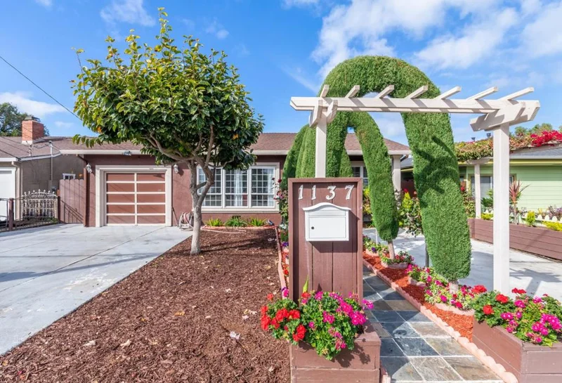 1137 Berkeley, Menlo Park, CA 94025