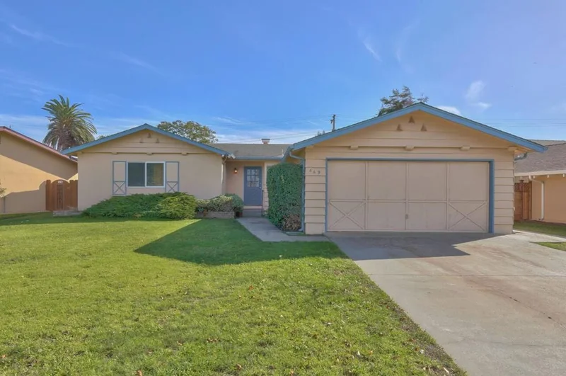 869 San Simeon, Salinas, CA 93901