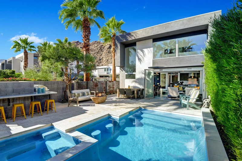 1010 Surrey, Palm Springs, CA 92264