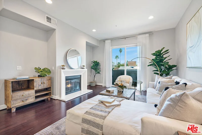4644 Coldwater Canyon #303, Studio City, CA 91604