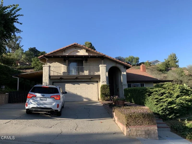 563 6th, Santa Paula, CA 93060