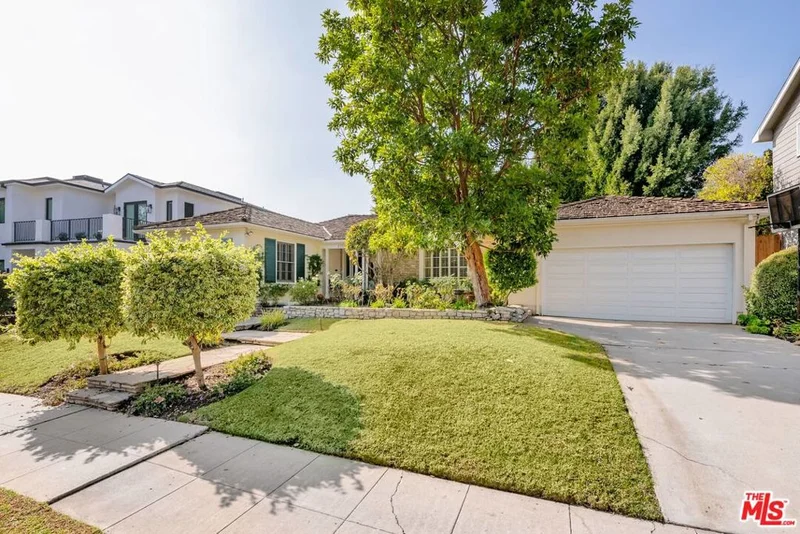 429 Bentley, Los Angeles, CA 90049