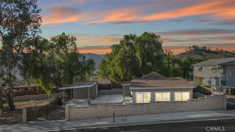 105 Davis, Lake Elsinore, CA 92530