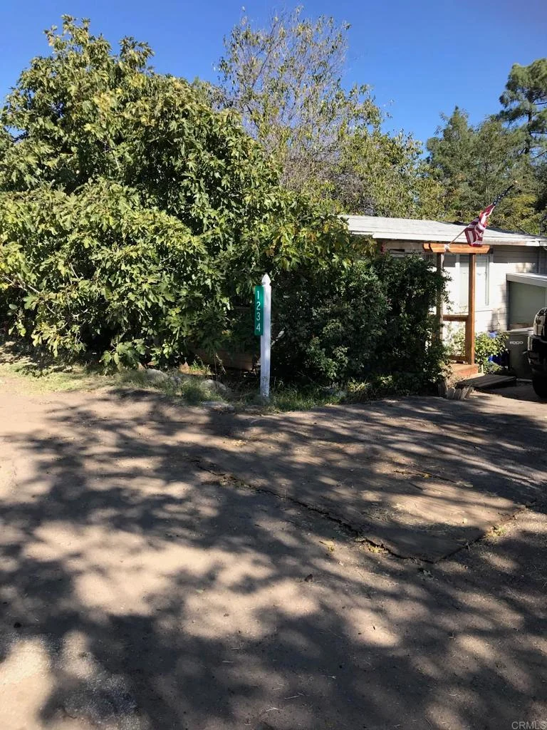 1234 Willowside, Alpine, CA 91901