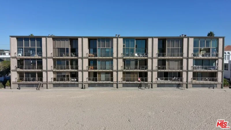 1 Spinnaker #11, Marina Del Rey, CA 90292