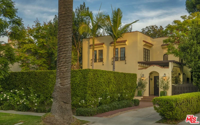 902 Victoria, Los Angeles, CA 90019