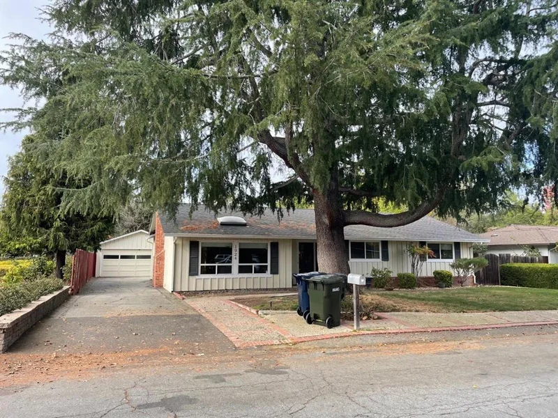 1024 Seena, Los Altos, CA 94024