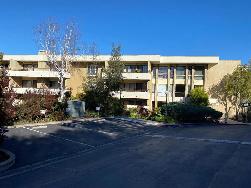 10 Scenic #113, San Mateo, CA 94403