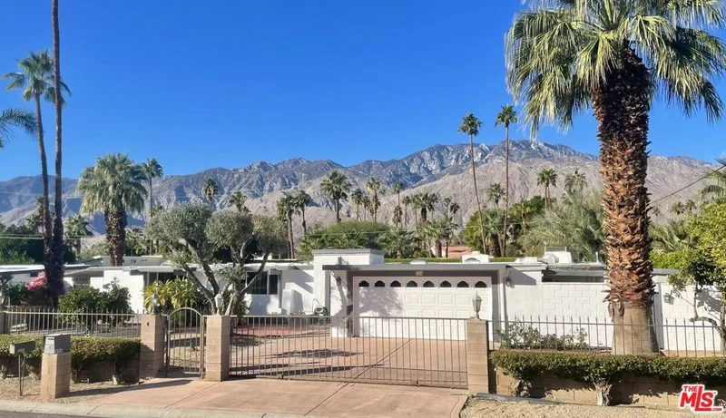 555 Roxbury, Palm Springs, CA 92264