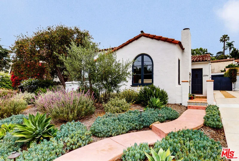 2594 Armstrong, Los Angeles, CA 90039