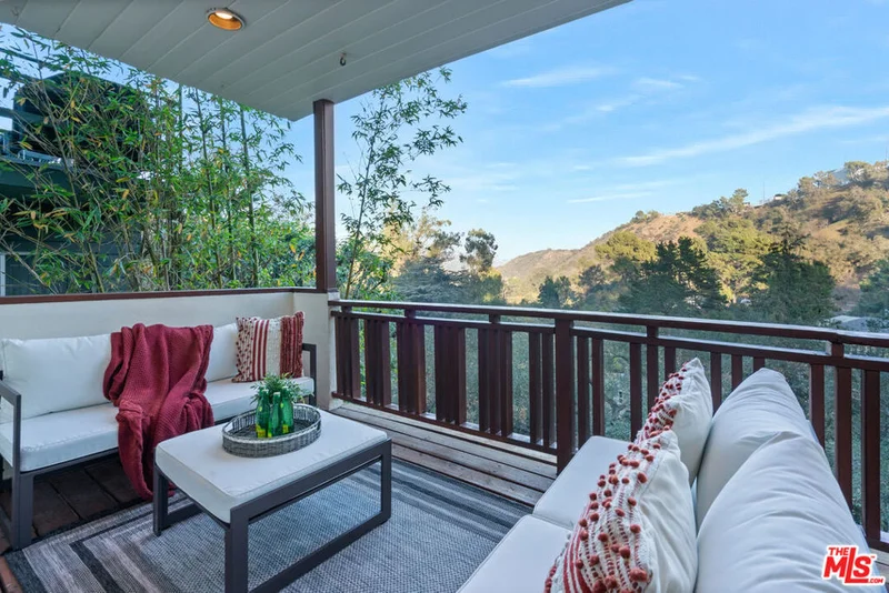 8836 Lookout Mountain, Los Angeles, CA 90046