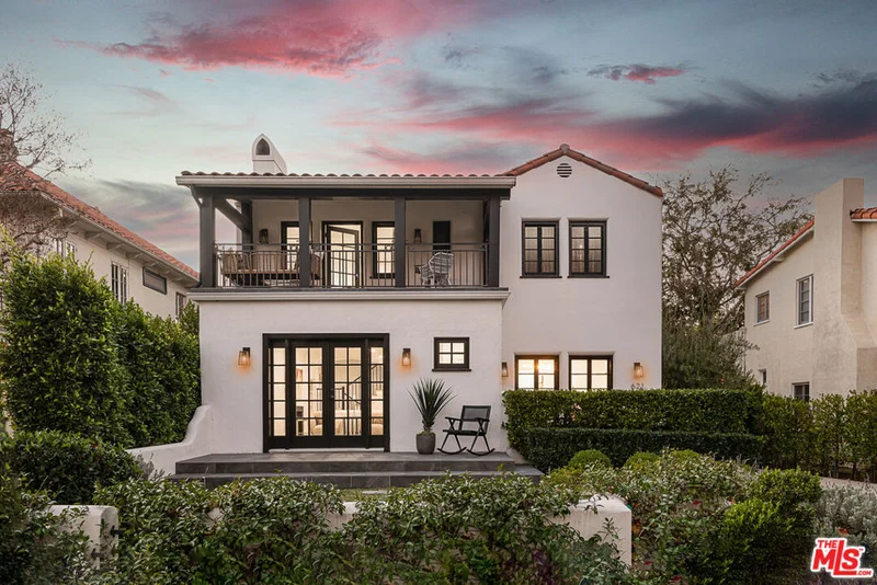 621 Cherokee, Los Angeles, CA 90004