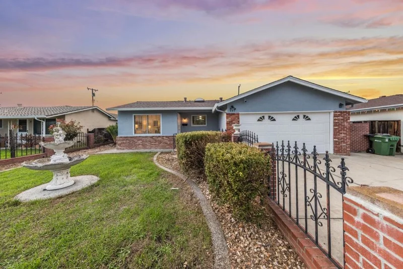 907 Baird, Santa Clara, CA 95054