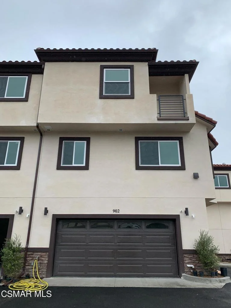 902 Warwick, Thousand Oaks, CA 91360