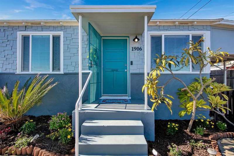 1906 Coolidge, San Diego, CA 92111