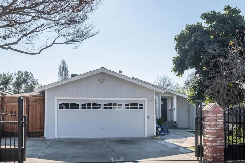 1152 Garden, East Palo Alto, CA 94303