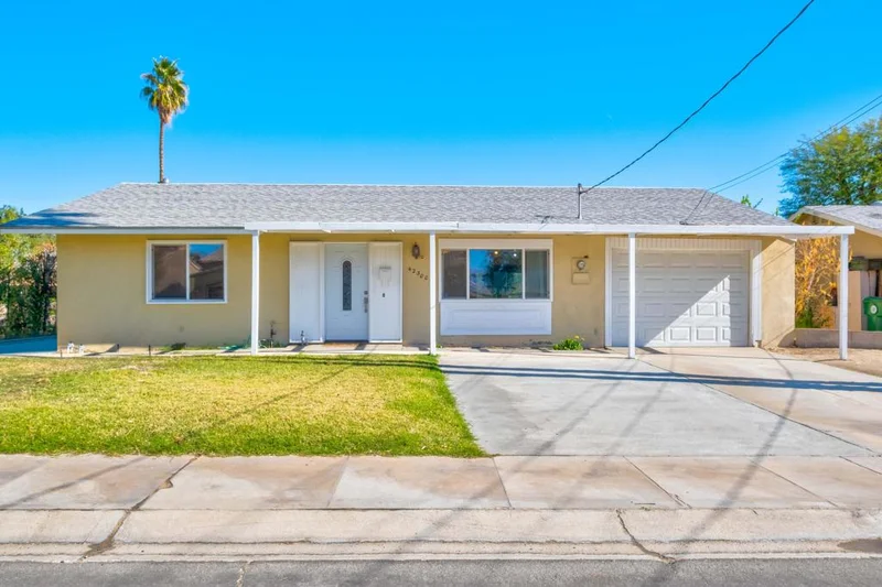 42300 Kansas, Palm Desert, CA 92211