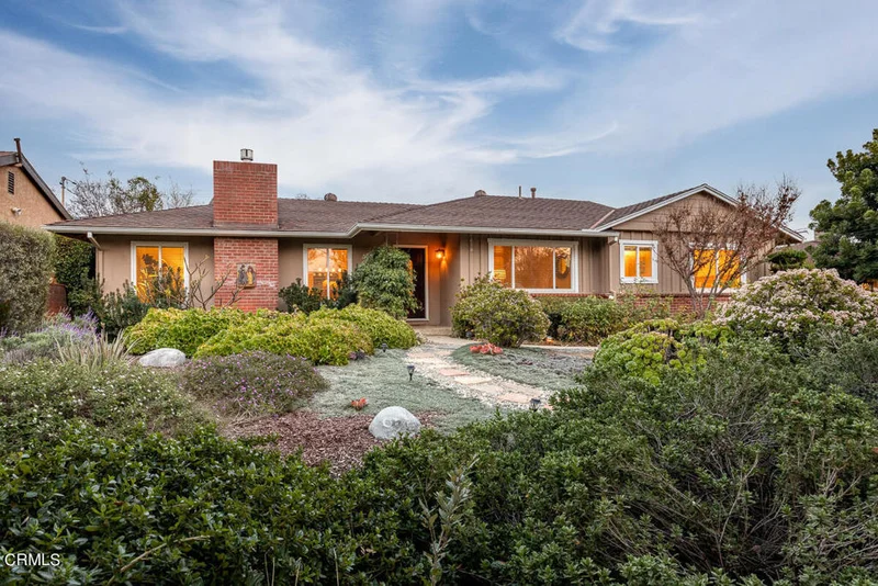 1870 Arroyo, Pasadena, CA 91103