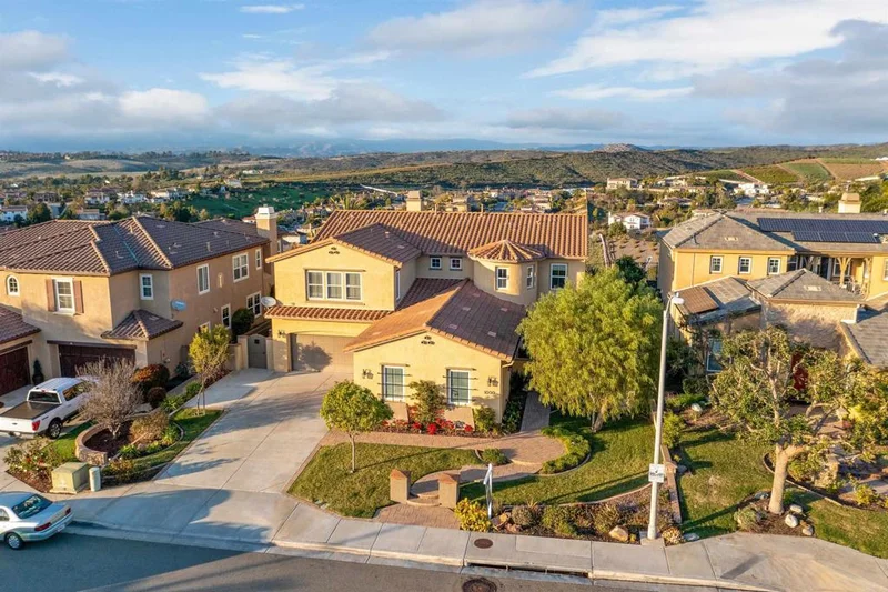 1050 Straightaway, Oceanside, CA 92057
