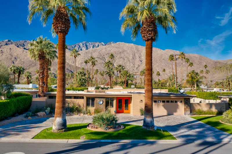 1043 Driftwood, Palm Springs, CA 92264