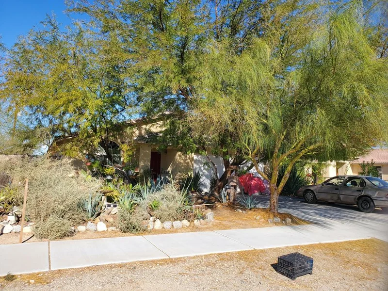 1252 Roselle, Thermal, CA 92274