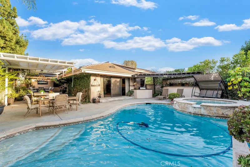 10241 Donna, Northridge, CA 91324