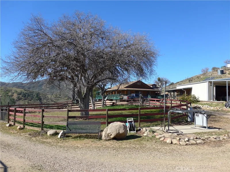 11264 Red Hill Road, Santa Margarita, CA 93453