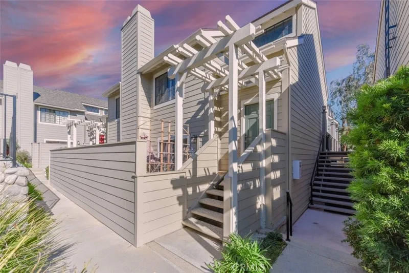 883 Magnolia #24, Pasadena, CA 91106
