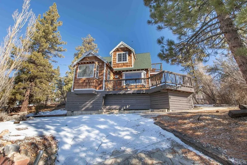 1039 Brookside, Fawnskin, CA 92333