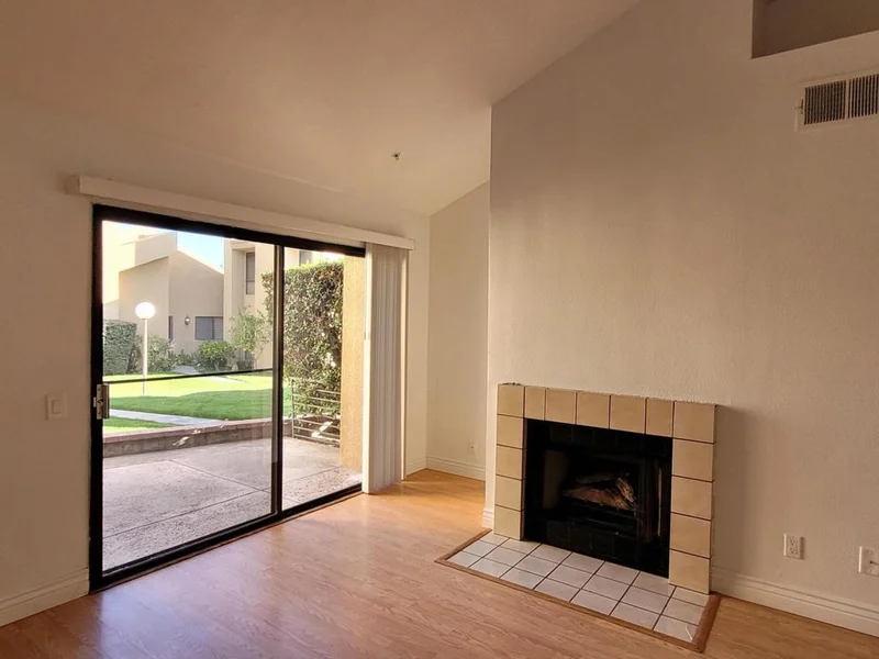 2950 Escoba #D, Palm Springs, CA 92264