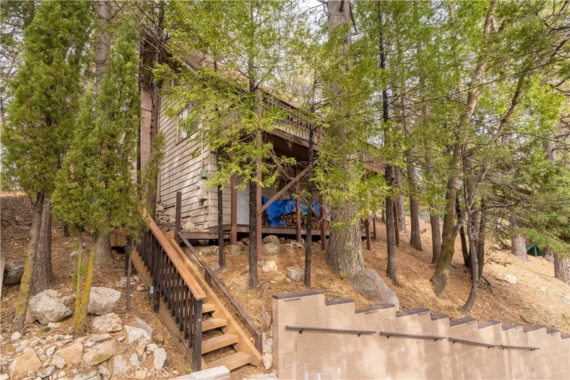 622 Longview, Twin Peaks, CA 92391