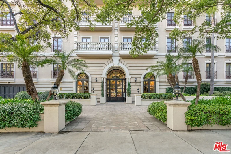425 N Maple Drive 202, Beverly Hills, CA 90210