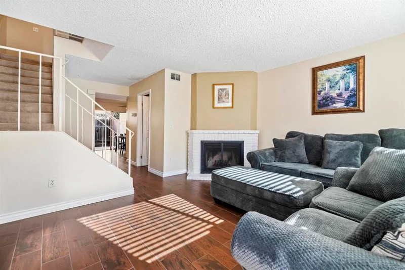 256 Espanas Gln, Escondido, CA 92026