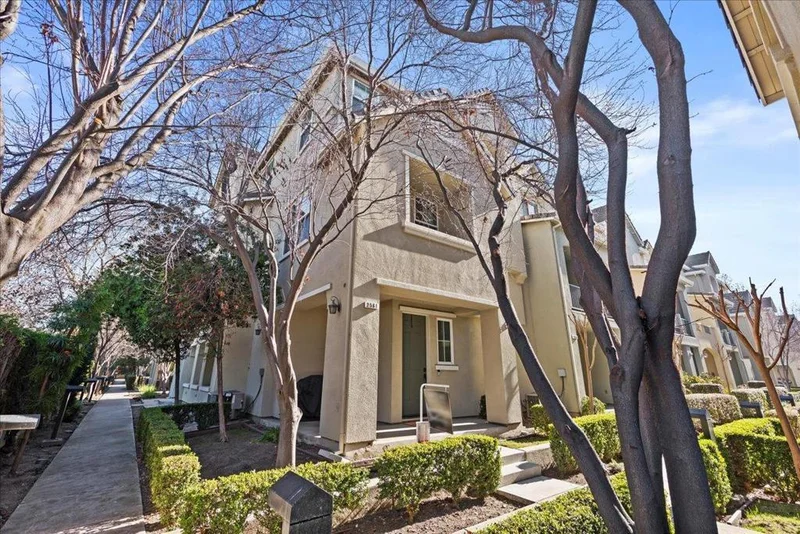 2561 Heron, San Jose, CA 95133