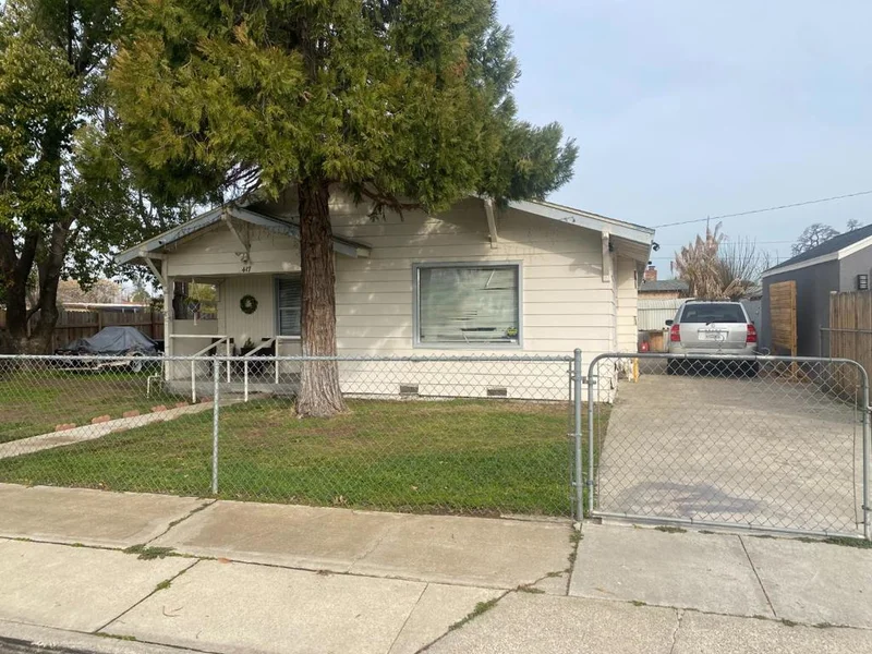 417 North, Manteca, CA 95336
