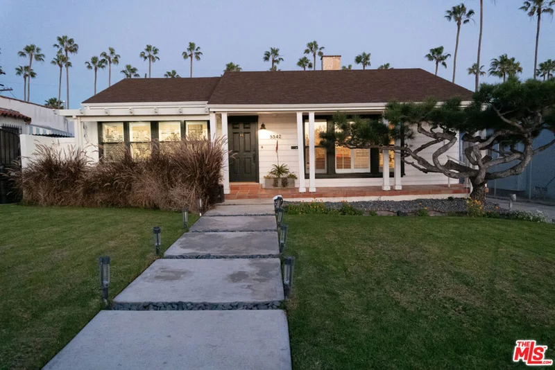 5542 Eileen, Los Angeles, CA 90043